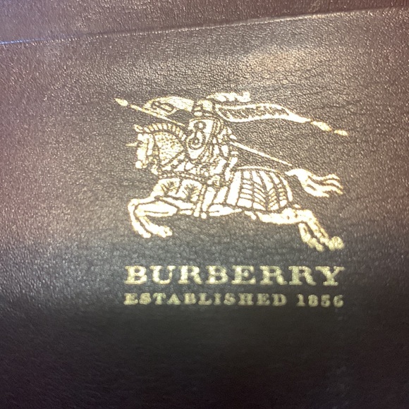 Burberry authentic check wallet - Picture 5 of 11